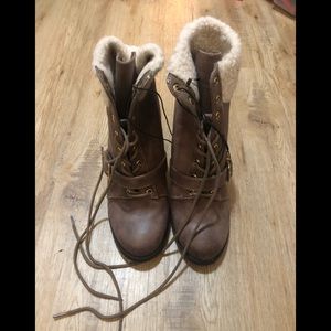 NWT EXPRESS LACE UP HEEL BOOTIE W/ FAUX SHEARLING